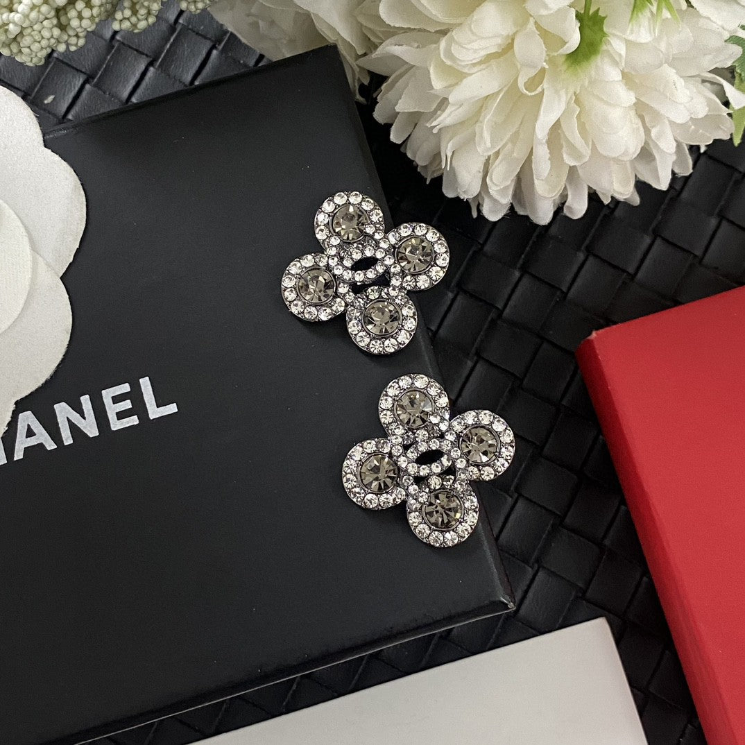 18K Chanel Flower Crystals Earrings