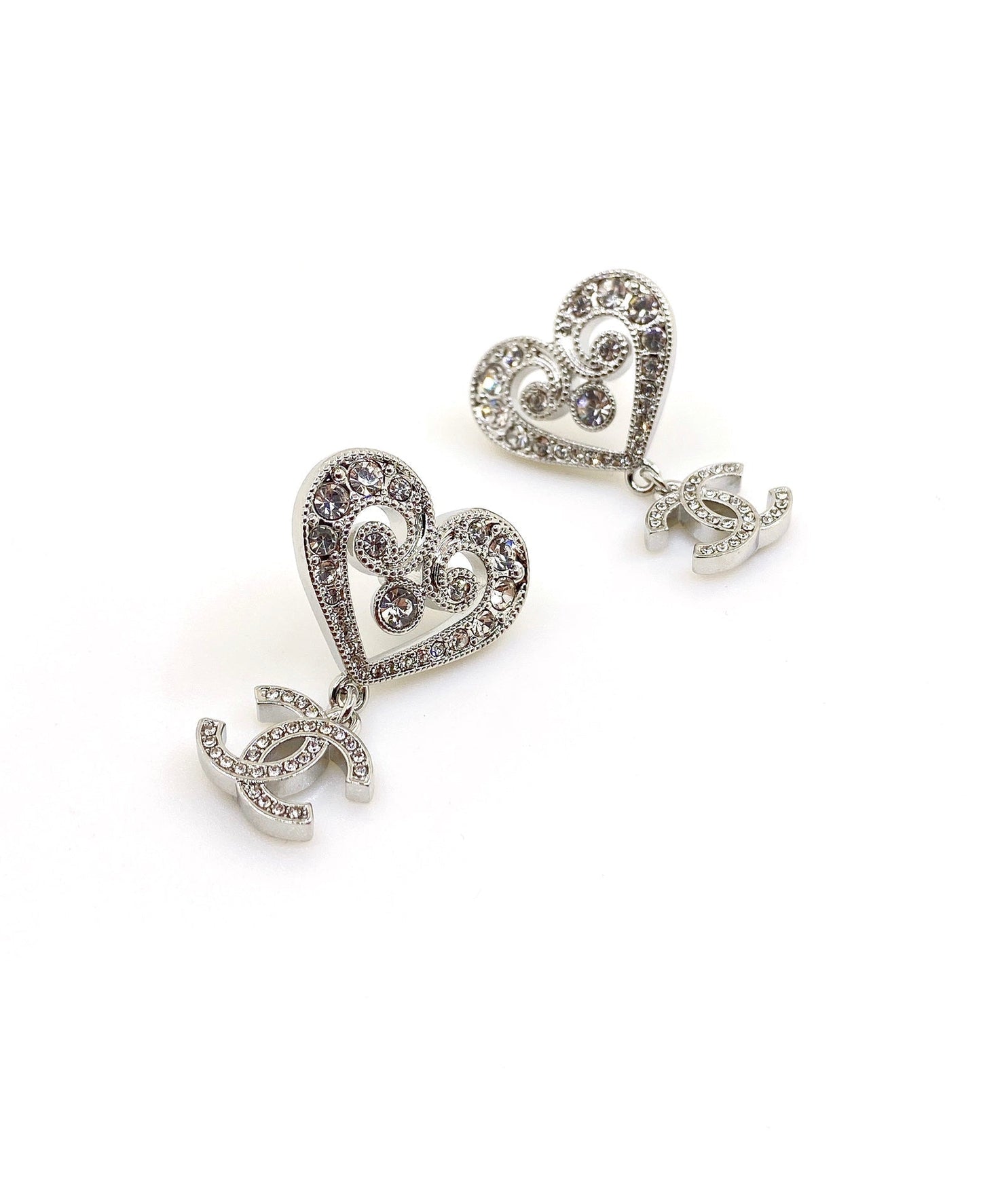 18K Chanel Heart Diamond Earrings