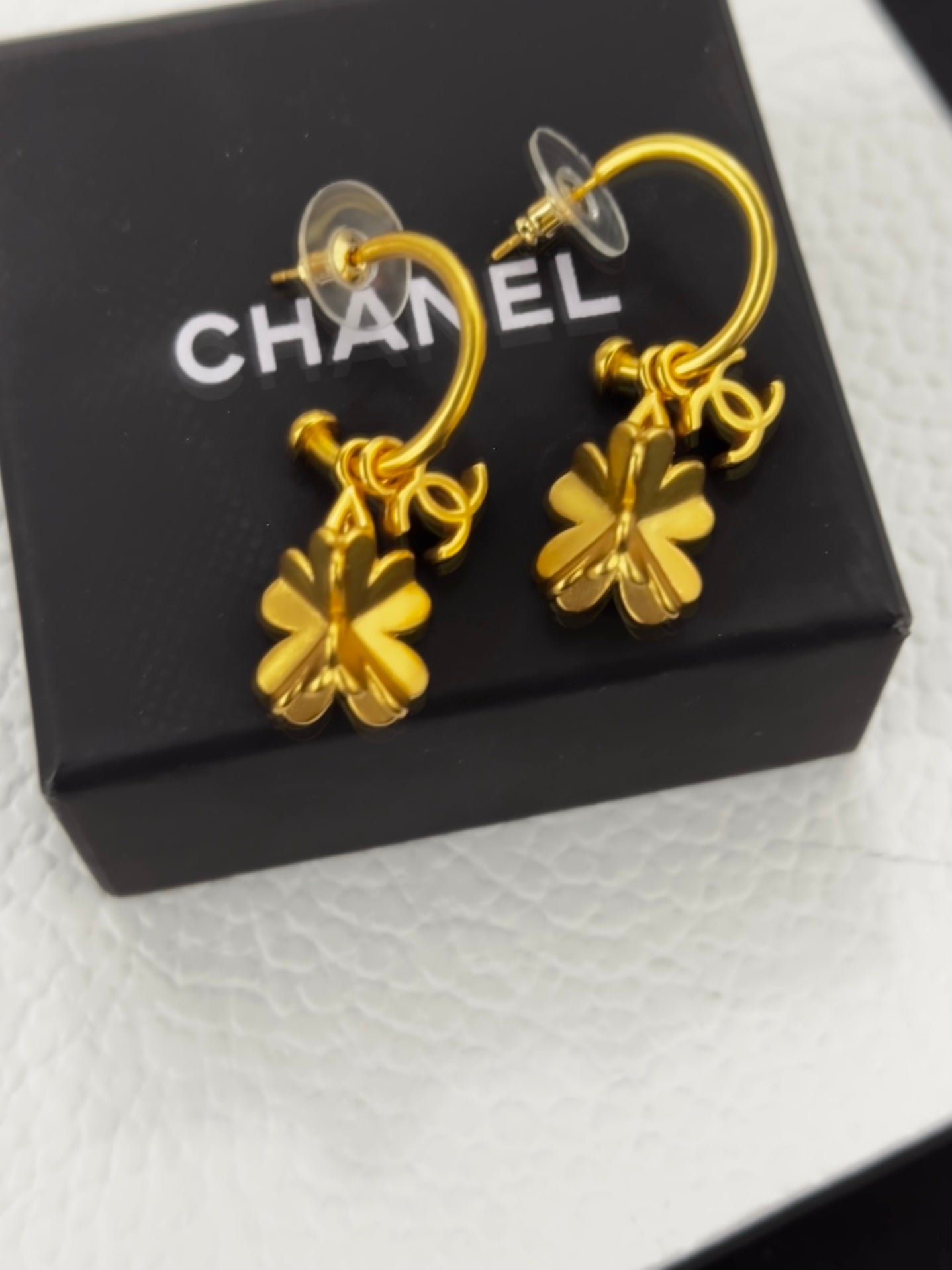 18K Chanel Flowers Earrings