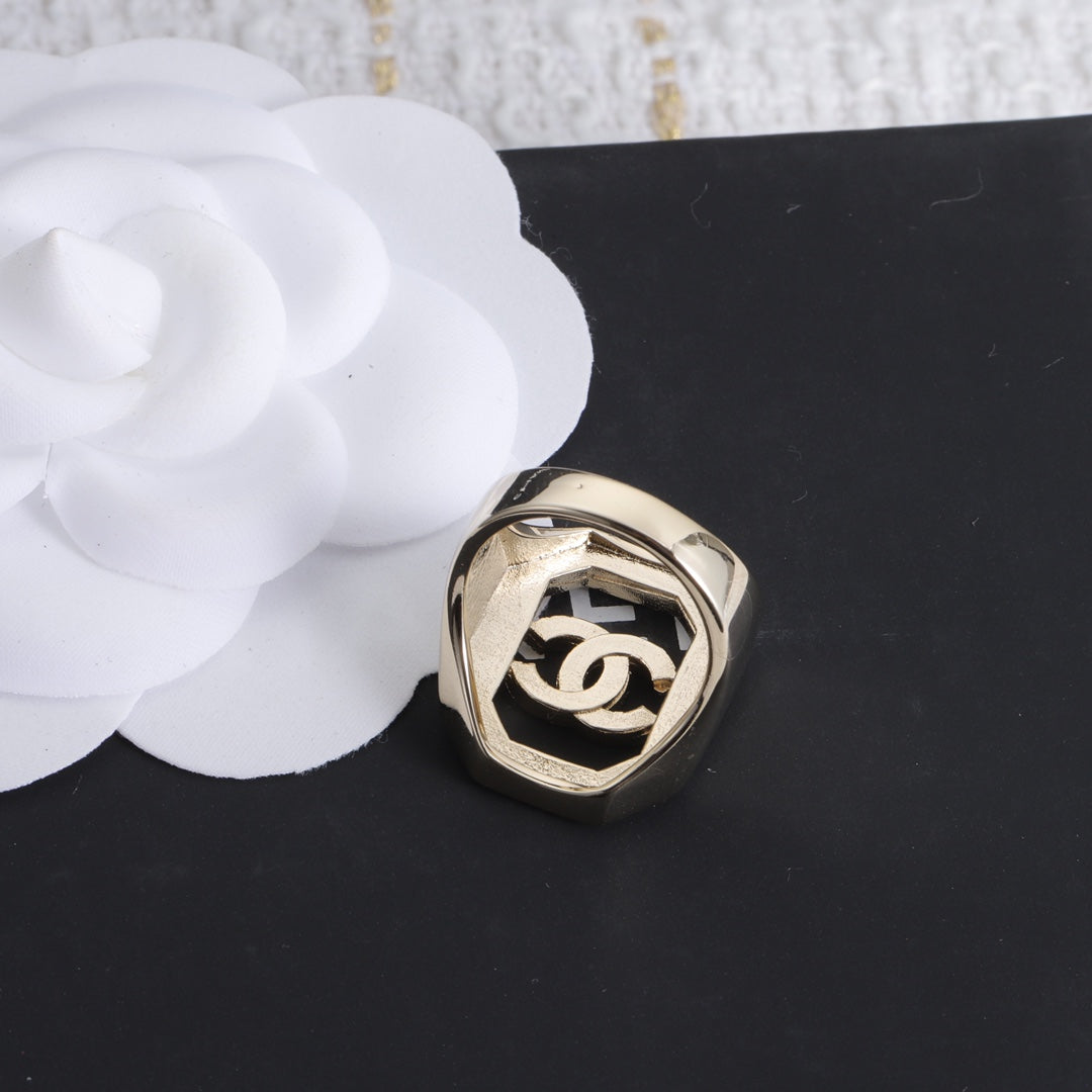 18K Chanel Diamonds Ring