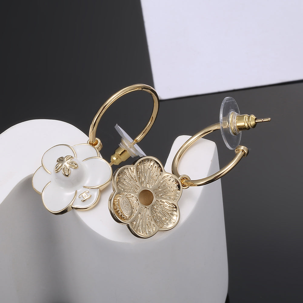 18K Chanel Flower Earrings