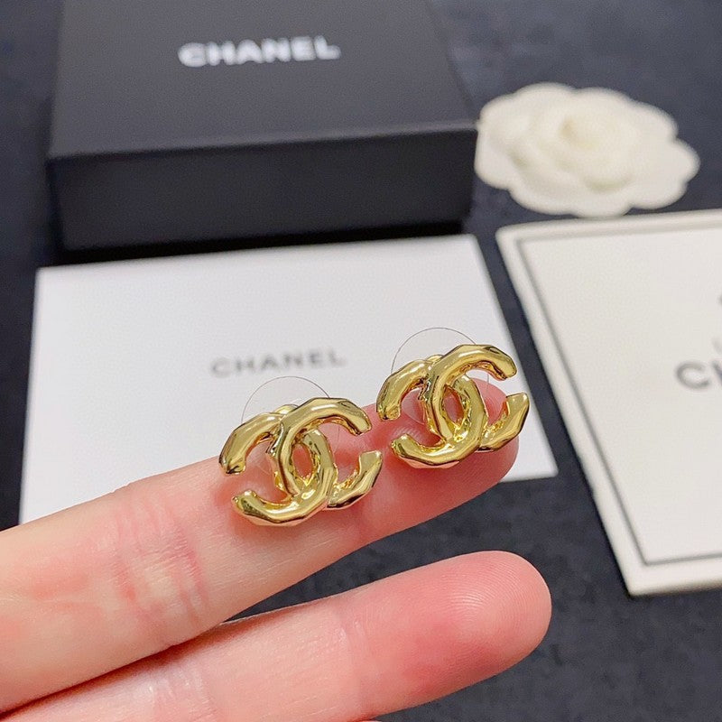 18K Chanel Gold Earrings