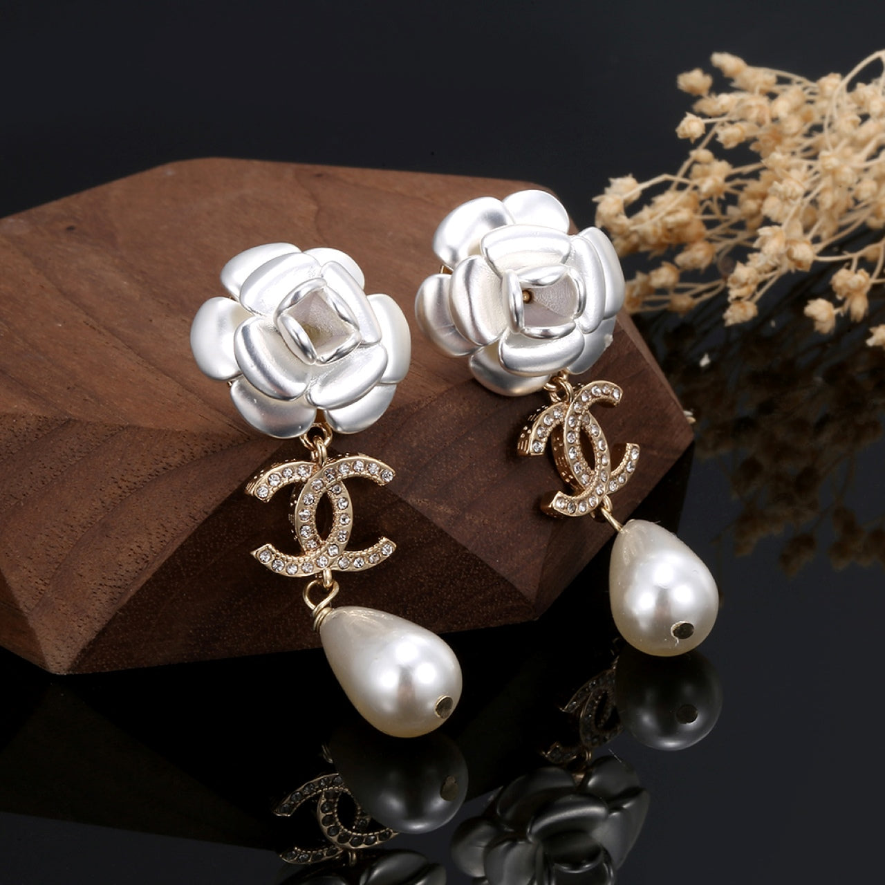 18K Chanel Flower Pearl Earrings