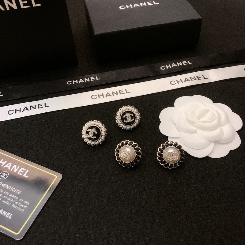 18K Chanel Black Earrings