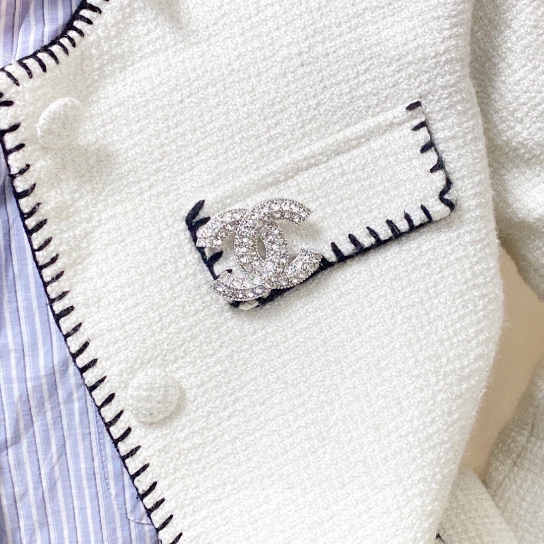 18K Chanel Diamonds Brooch