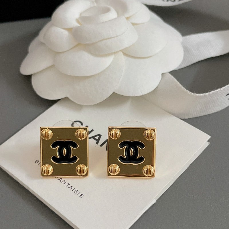 18K Chanel Black Gold Square Earrings