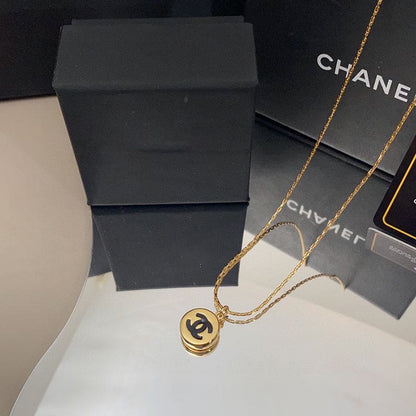 18K  Chanel Pendant Necklace