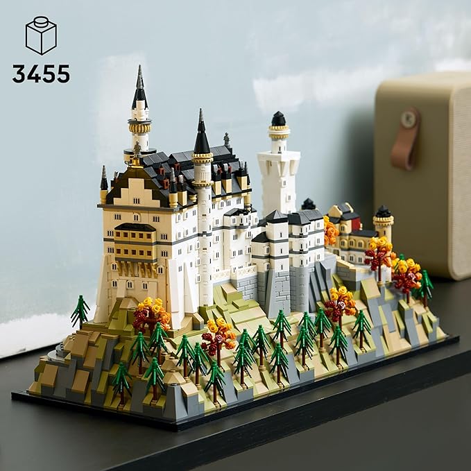 LEGO® Architecture: Neuschwanstein Castle (21063)