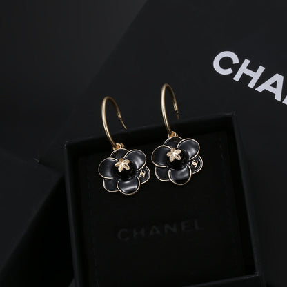 18K  Chanel Flower Earrings