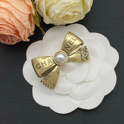 18K  Chanel Bow Tie Pearl Gold Brooch