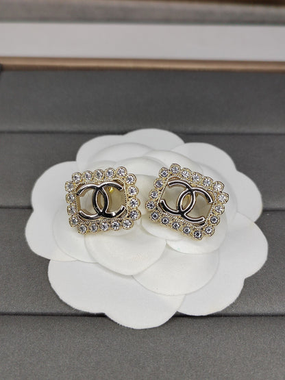 18K  Chanel Diamonds Earrings