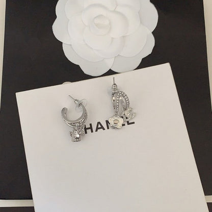 18K  Chanel Flower Diamond Earrings