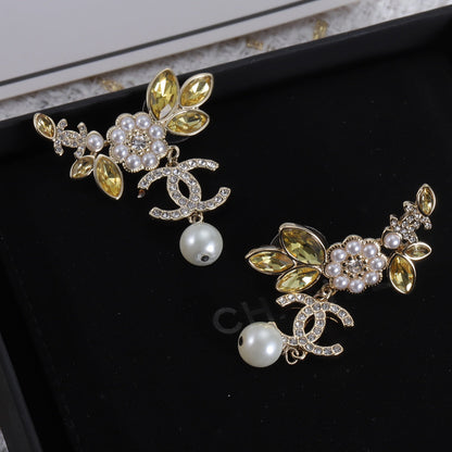 18K  Chanel Flower Crystals Earrings