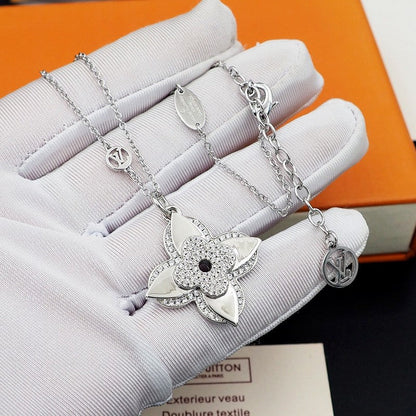 18K Louis Vuitton Medaillon Necklace