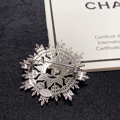 18K  Chanel Flower Crystal Brooch