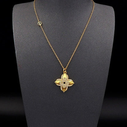 18K Louis Vuitton Medaillon Necklace