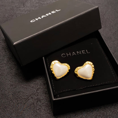 18K  Chanel Heart Pearl Earrings