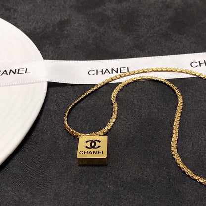 18K  Chanel Pendant Necklace