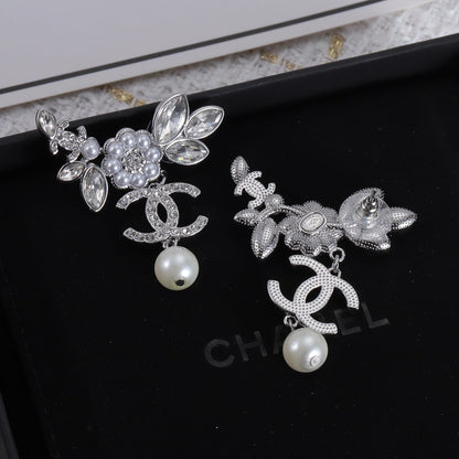 18K  Chanel Flower Crystals Earrings