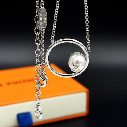 18K Louis Vuitton Eclipse Pearls Necklace