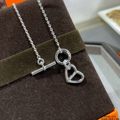 18K Cache-coeur Amulette Pendant Hermes Necklace
