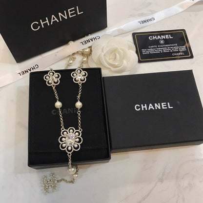 18K  Chanel Flowers Pearl Long Necklace